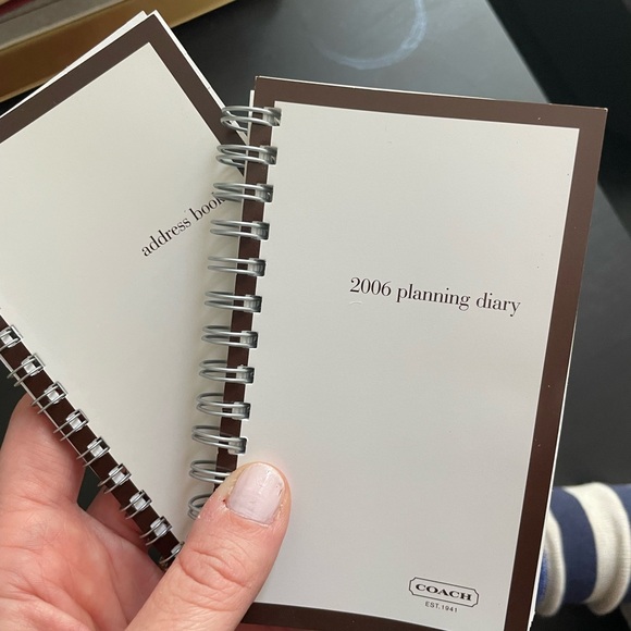 COACH Green Leather Agenda (small) - Picture 9 of 9